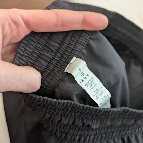 Lululemon Spring Break Away MR Short 3" Women's Black Shorts W7BFYS Size 6 - Picture 8 of 9